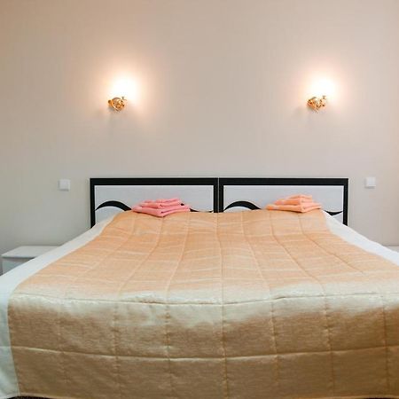 Avenue Hotel Zaslawye Room photo